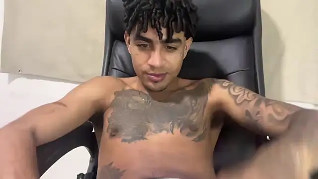 dominic brandd23 online show from March 8, 10:35 pm