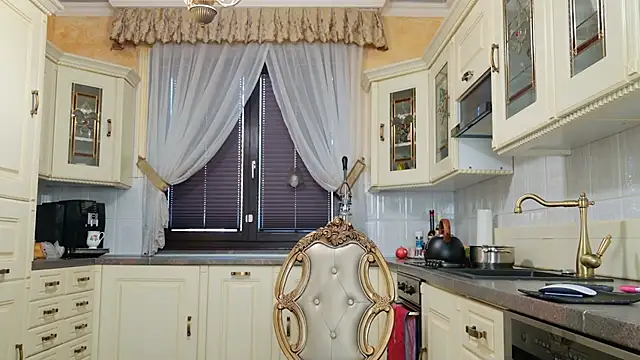 TUNDEROSE1 online show from February 19, 9:17 am