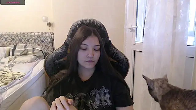 AlisaDevis online show from November 8, 7:08 am