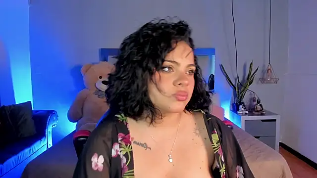 lunamartiinez online show from December 13, 11:06 pm