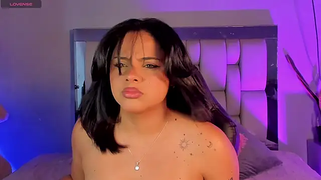 lunamartiinez online show from December 14, 8:18 pm