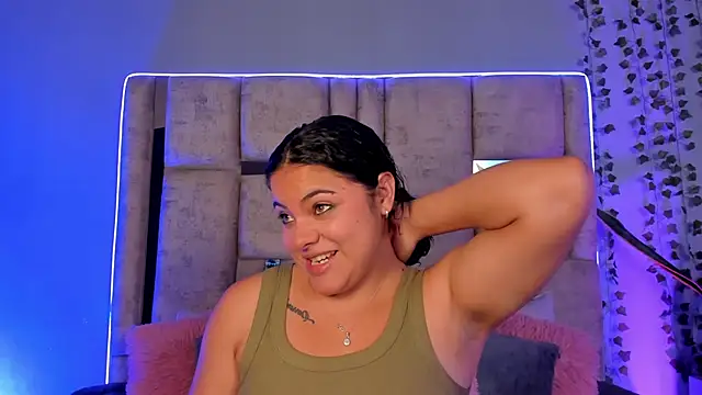 lunamartiinez online show from January 31, 7:51 pm