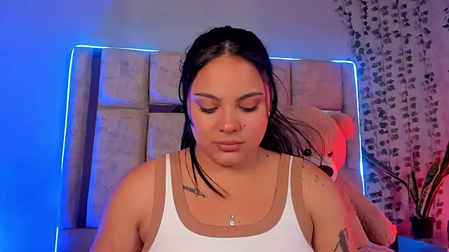 lunamartiinez online show from February 11, 2:14 am