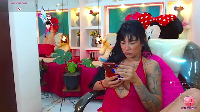 lorenapinto online show from October 27, 1:09 am