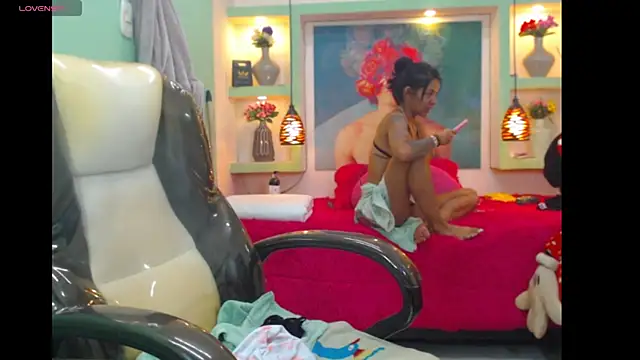 lorenapinto online show from March 31, 7:36 pm