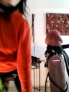 freyamoret online show from January 3, 1:03 pm