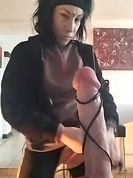 freyamoret online show from January 7, 8:24 am