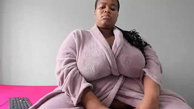 Snapshot of ThickLeeyanaX chatting on March 15, 12:56 pm ThickLeeyanaX online show from March 15, 12:56 pm