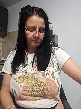 KristenVega online show from November 4, 9:03 pm