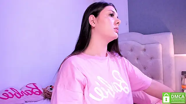 Snapshot of EmilyS__ chatting on January 31, 4:36 am EmilyS   online show from January 31, 4:36 am