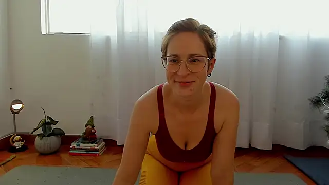 cuddlingbunny online show from December 9, 8:44 pm