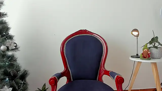 cuddlingbunny online show from December 10, 9:11 pm