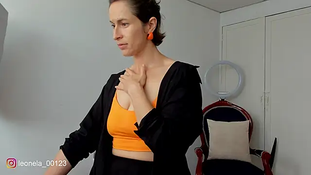 cuddlingbunny online show from December 21, 6:15 pm