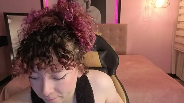 Snapshot of _Androm3da_ chatting on July 30, 7:24 pm Androm3da online show from July 30, 7:24 pm