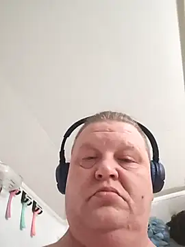 jrsexy83 online show from March 13, 5:00 am