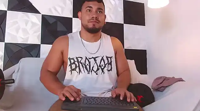 BrianMalonee online show from March 5, 8:00 pm