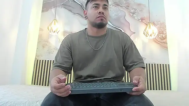 BrianMalonee online show from November 7, 12:05 pm