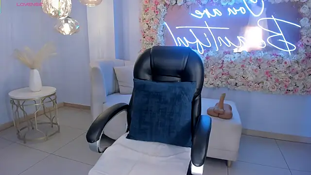 AlessaRomero online show from October 8, 8:17 pm