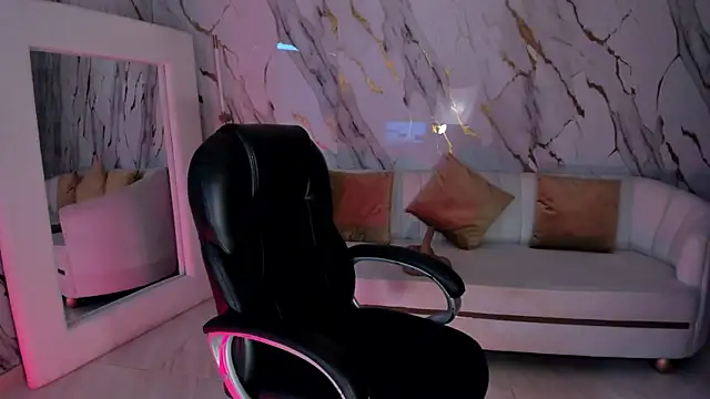 AlessaRomero online show from November 5, 7:47 pm