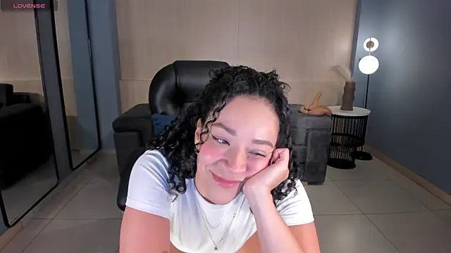 AlessaRomero online show from February 3, 8:03 pm