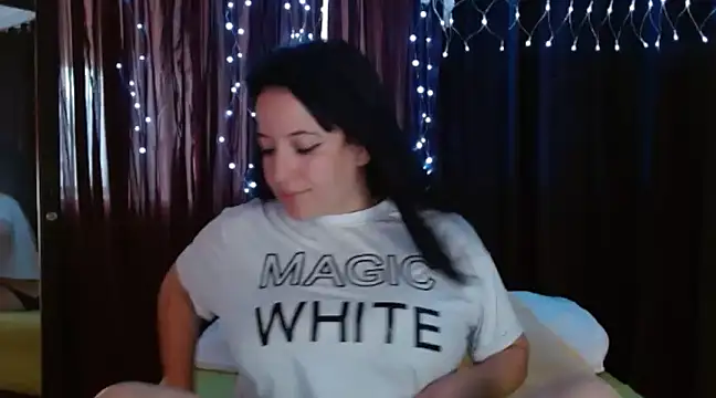 Snapshot of _diana_cute chatting on December 4, 6:28 pm  diana cute online show from December 4, 6:28 pm