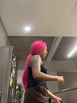 Your Paris online show from February 9, 5:55 am