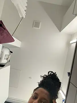 Your Paris online show from April 10, 11:31 pm