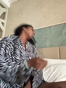 Your Paris online show from April 15, 9:26 pm