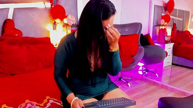 Snapshot of Evangeline_Taylorr chatting on February 18, 8:58 pm Evangeline Taylorr online show from February 18, 8:58 pm