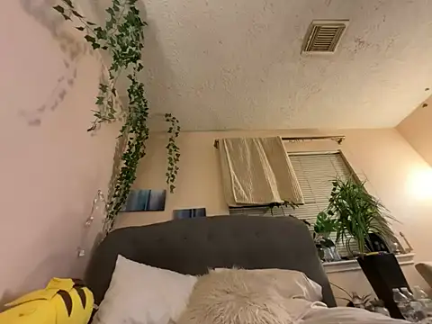 Snapshot of magicalc00ch chatting on January 17, 12:26 am magicalc00ch online show from January 17, 12:26 am