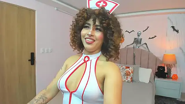 MadelaineJones online show from October 29, 8:10 pm