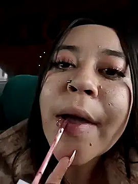 Snapshot of Cristal__04 chatting on February 15, 4:58 pm Cristal 04 online show from February 15, 4:58 pm