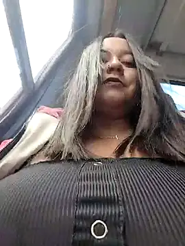 Snapshot of Cristal__04 chatting on February 21, 6:31 pm Cristal 04 online show from February 21, 6:31 pm