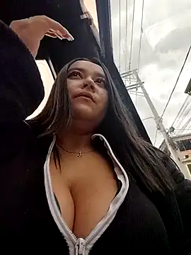 Snapshot of Cristal__04 chatting on February 25, 5:44 pm Cristal 04 online show from February 25, 5:44 pm