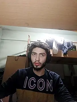 Snapshot of kleineid77 chatting on December 13, 9:53 pm kleineid77 online show from December 13, 9:53 pm