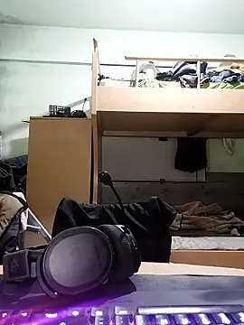 Snapshot of kleineid77 chatting on January 8, 6:54 pm kleineid77 online show from January 8, 6:54 pm