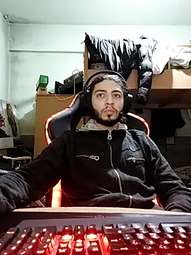 Snapshot of kleineid77 chatting on February 9, 4:44 pm kleineid77 online show from February 9, 4:44 pm