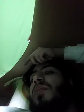 Snapshot of kleineid77 chatting on March 4, 4:35 pm kleineid77 online show from March 4, 4:35 pm