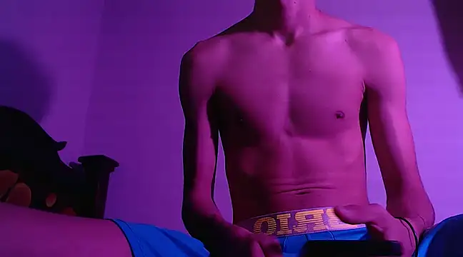 isaaclatino online show from December 16, 9:24 am