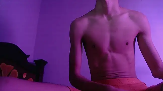 isaaclatino online show from December 23, 9:05 am