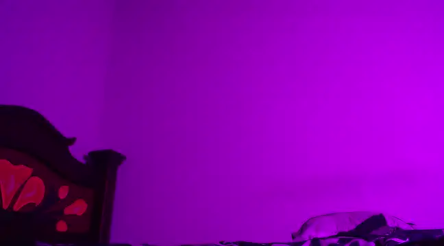 isaaclatino online show from December 24, 9:17 am