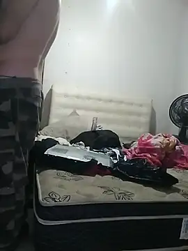 Snapshot of pikalindaxx chatting on February 2, 8:51 pm pikalindaxx online show from February 2, 8:51 pm