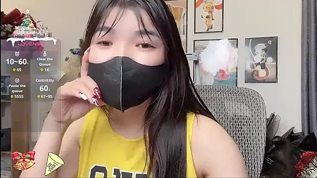Snapshot of Berrysweet_68 chatting on February 7, 3:34 am Berrysweet 68 online show from February 7, 3:34 am