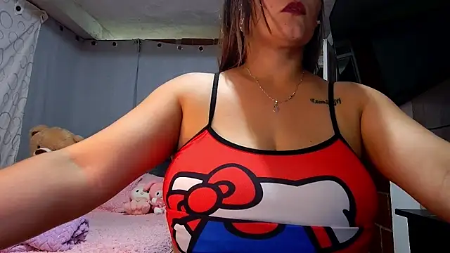 Snapshot of tara_rios chatting on May 11, 11:57 pm tara rios online show from May 11, 11:57 pm