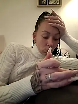 Snapshot of Scherana chatting on December 9, 7:18 pm Scherana online show from December 9, 7:18 pm