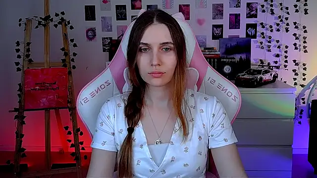 Snapshot of AliceCharmy chatting on September 9, 2:05 pm AliceCharmy online show from September 9, 2:05 pm