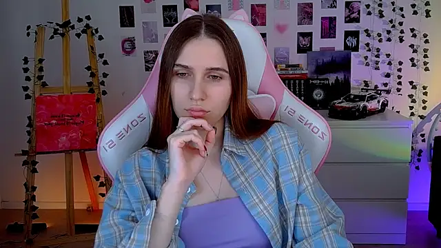 Snapshot of AliceCharmy chatting on September 14, 11:09 am AliceCharmy online show from September 14, 11:09 am