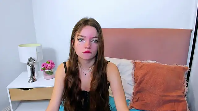 GraceLips online show from February 21, 6:29 am