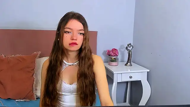 GraceLips online show from March 10, 6:38 am