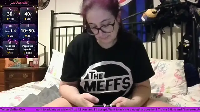 Snapshot of MissKisu chatting on December 6, 7:10 am MissKisu online show from December 6, 7:10 am